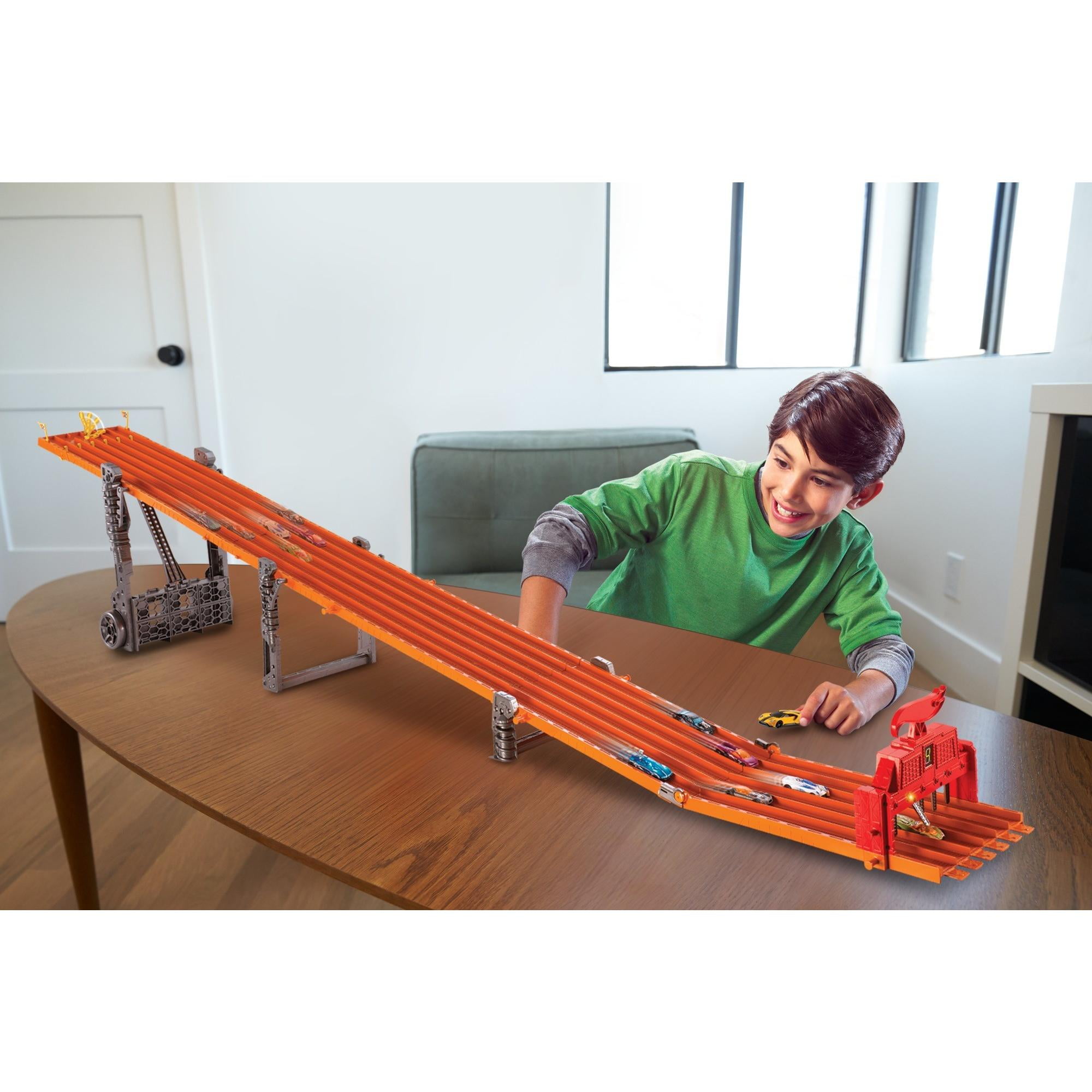 Hot Wheels Super 6-lane Raceway