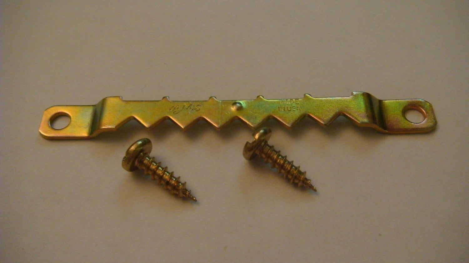 4,500 Sawtooth Picture Hangers for Staples or Screws 25/8" Inches Long