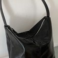 thumbnail image 2 of Bolso Tipo Cubo PU para Mujer Axila Gran Capacidad Viajes Al Aire Libre (), 2 of 7