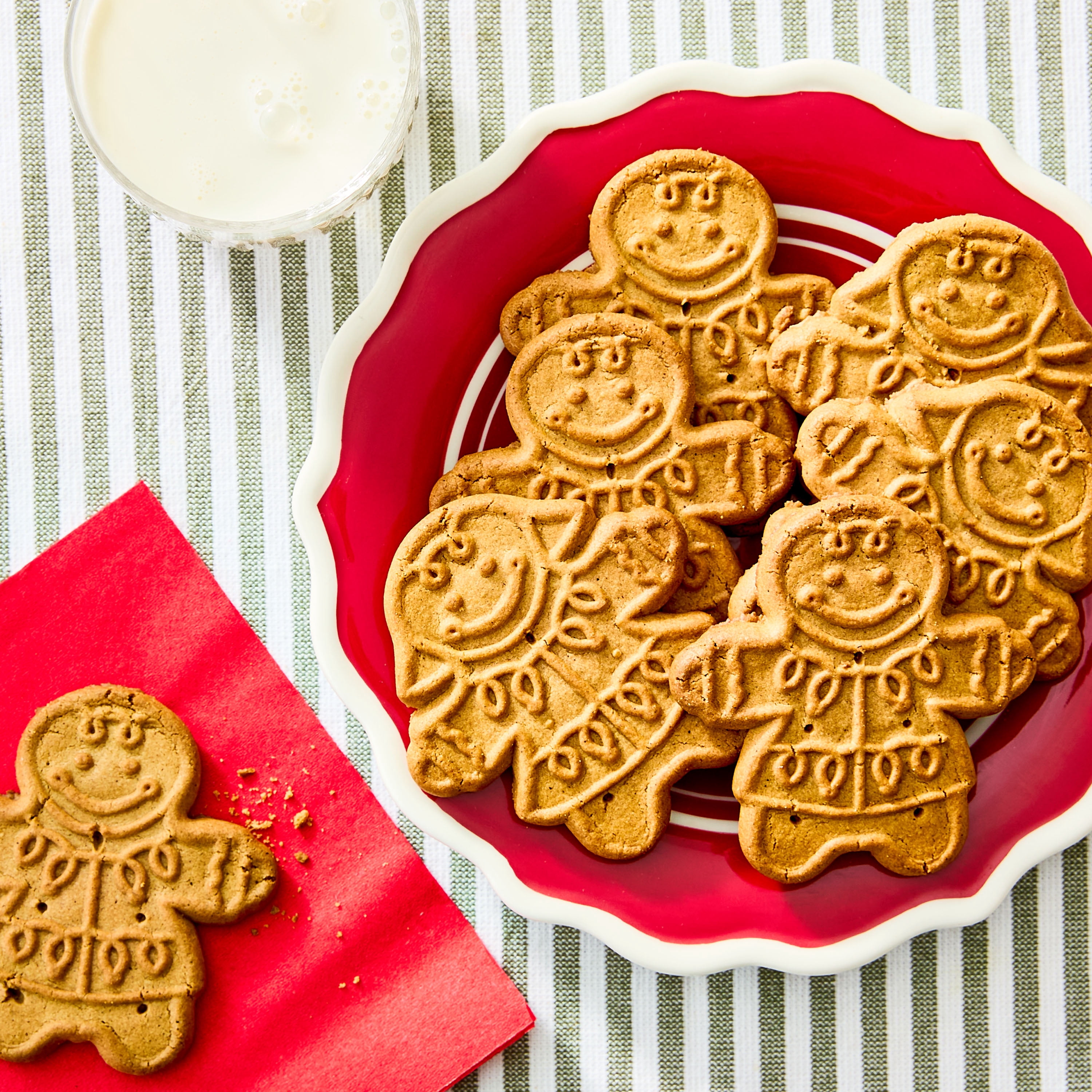Freshness Guaranteed Baked Gingerbread Cookies, 11 oz, 12 Count (Shelf Stable)