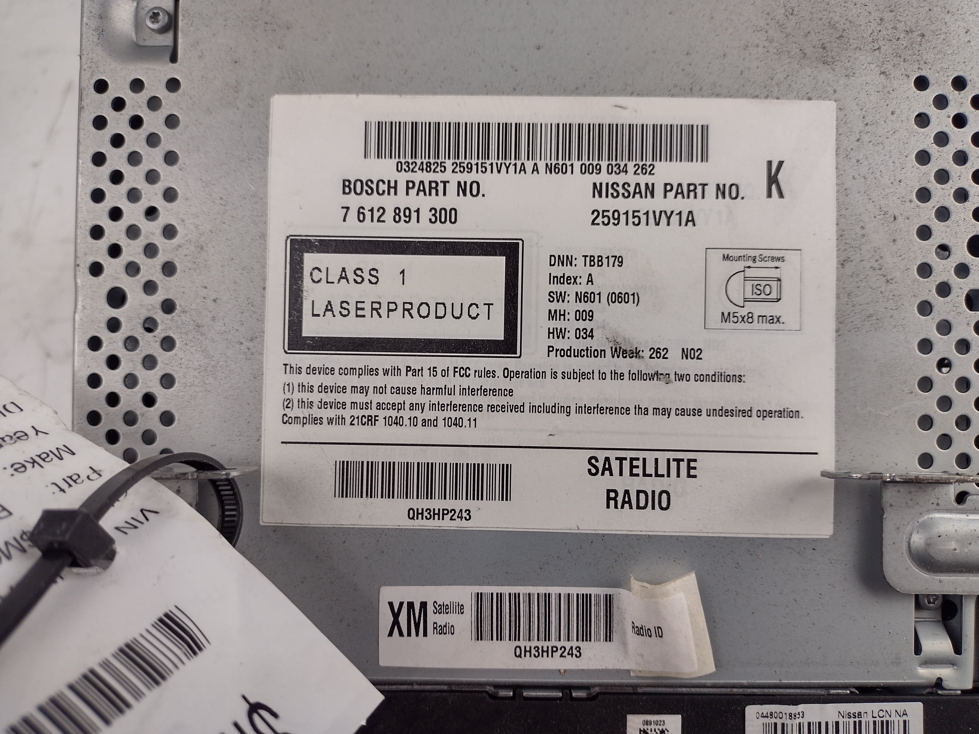 Pre-Owned 2011 Nissan Rogue AM FM 6CD Navigation Radio Receiver OEM - Verify Specific Vehicle Fitment In Description - (Good)