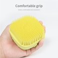 thumbnail image 4 of Cepillo De Masaje De Silicona Para Mascotas, Herramienta De Baño De Cubo Cuadrado Suave Y Cómoda, Cepillo De Limpieza, Dispensador De Champú Para Perros Y Gatos Con Mango Antideslizante Inevent CE003049-02, 4 of 6