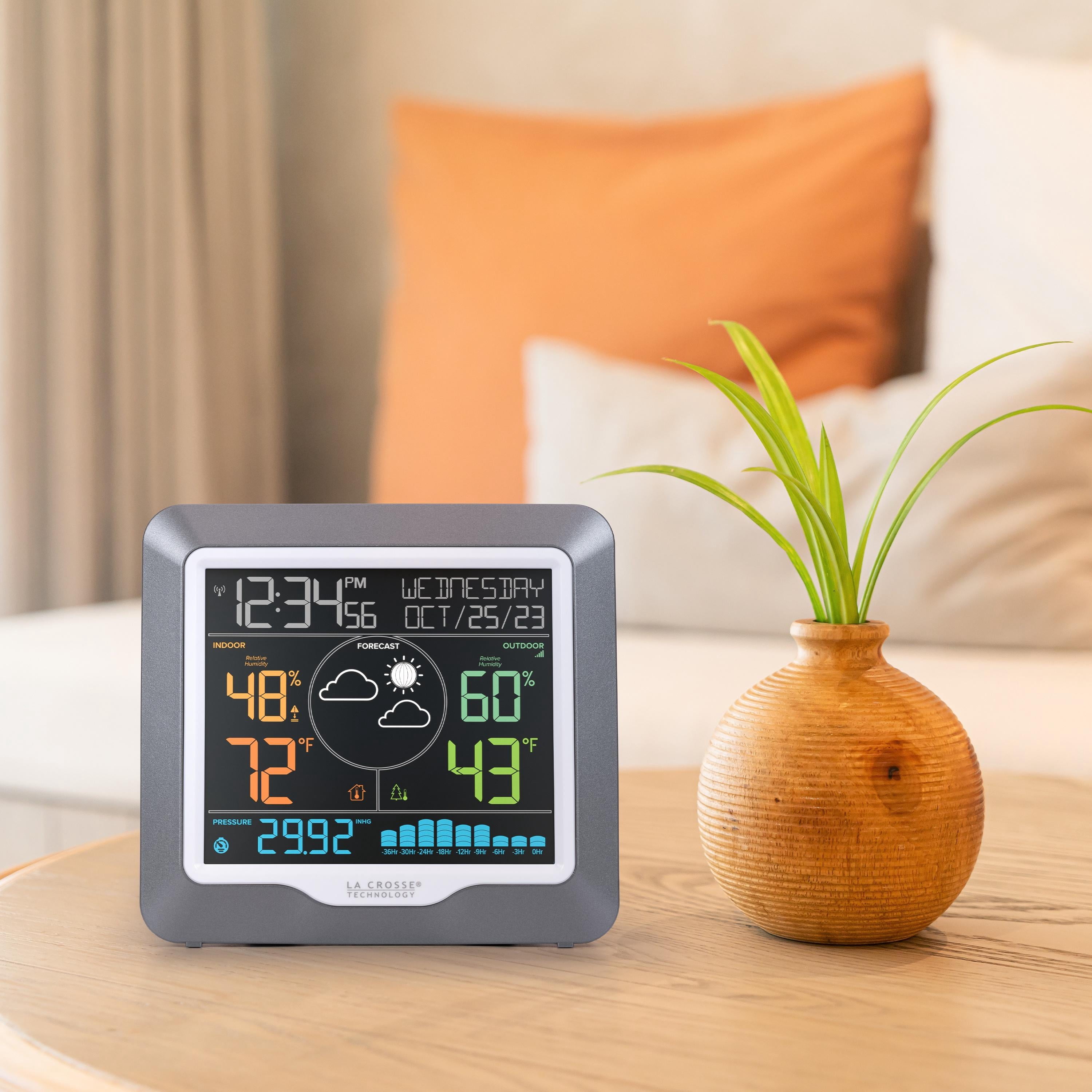 La Crosse Technology Digital Wireless Color Weather Station with Historical Pressure, M73170