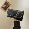 thumbnail image 2 of Bolsos de hombro ligeros de lujo con cadena de metal y cierre de perlas, con hilo de coser, clásicos de moda 2024, de poliuretano sólido y versátiles, para mujer, 2 of 5