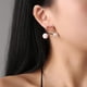 thumbnail image 2 of Pendientes Zulema Stud de oreja de corazón de melocotón, 2 of 8