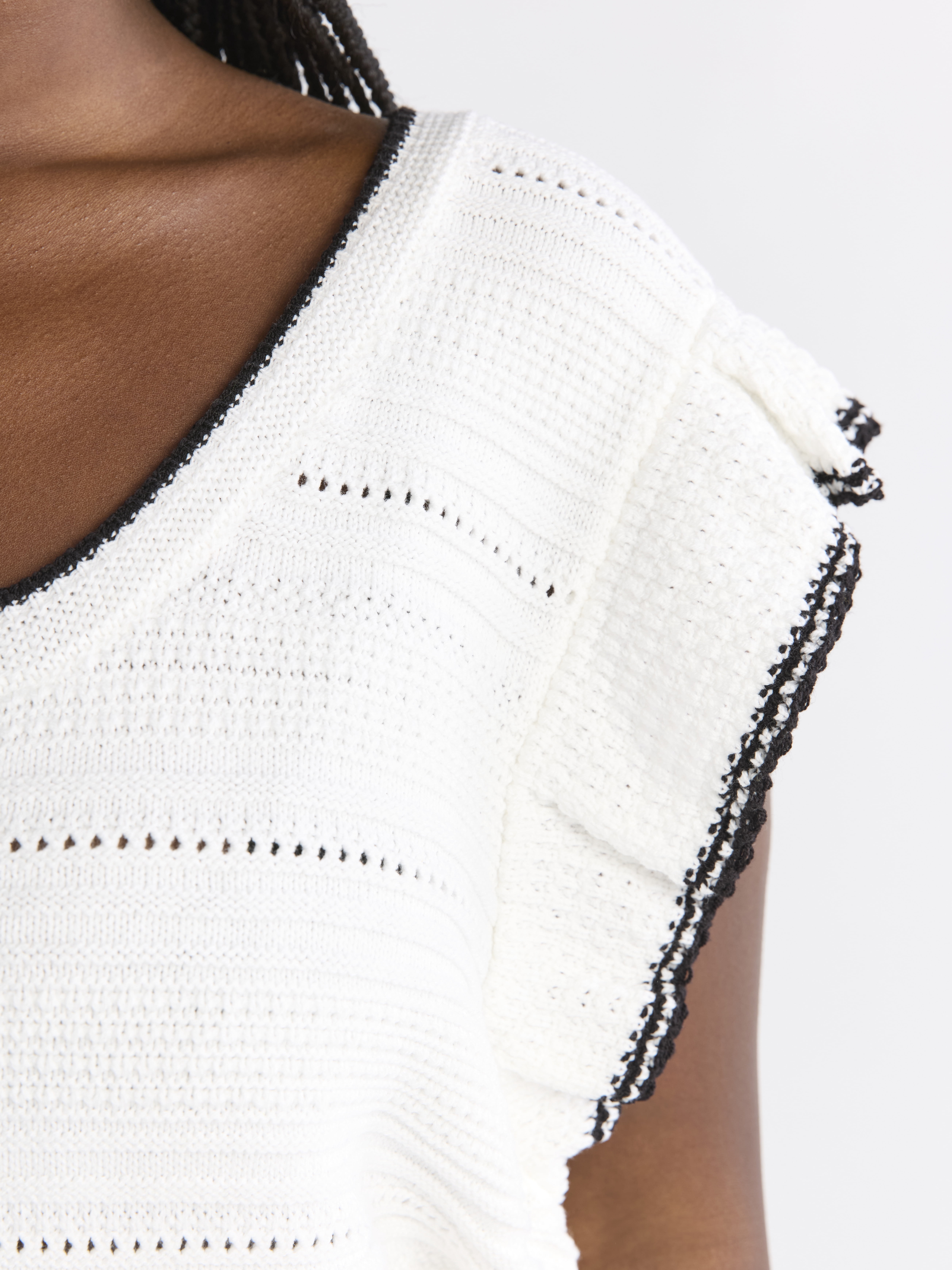 Free Assembly Women's and Women's Plus Size Pointelle Sweater Tank Top with Flutter Sleeves, Lightweight, Sizes XS-4X