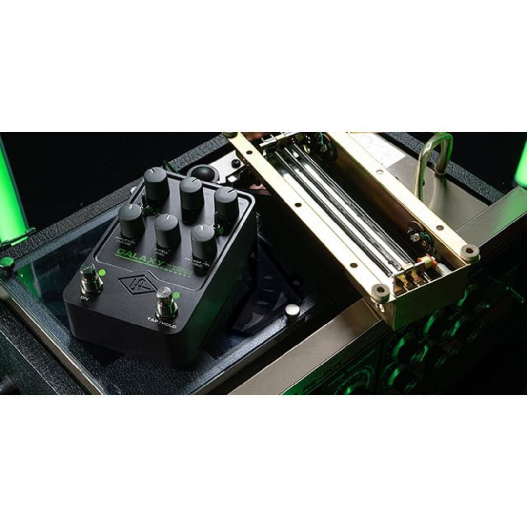 Universal Audio UAFX Galaxy '74 Tape Echo & Reverb Pedal Universal Audio UAFX Galaxy '74 Tape Echo & Reverb Pedal