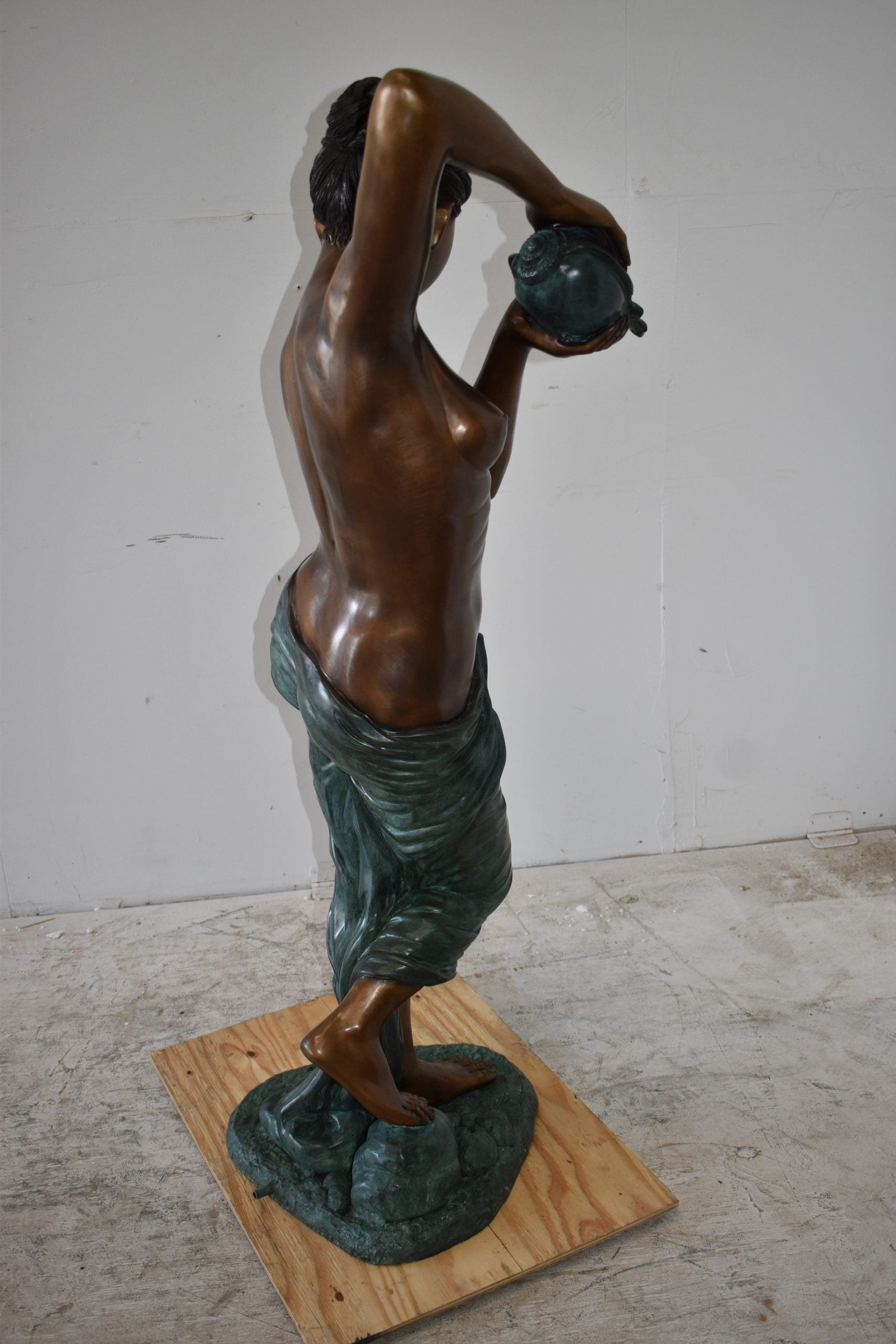 Nifao Girl With a Shell Fountain Bronze Statue – Outdoor Garden Decor Sculpture, 18"L x 19"W x 52"H