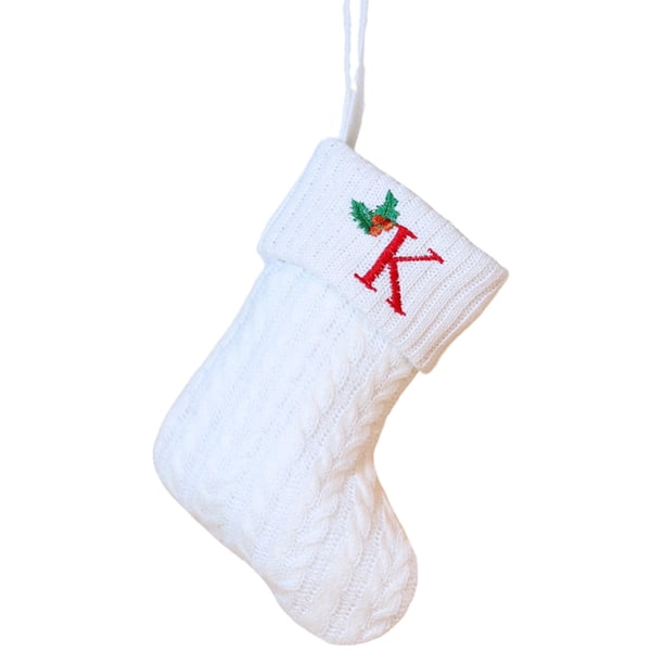 Calcetines Navideños con Letras Bordadas y Colgante de Árbol de Navidad de Punto En Rojo, Verde y Blanco.
