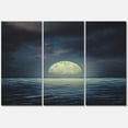 thumbnail image 4 of Designart Super Lune sur la mer II Art mural sur toile, 4 of 4