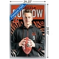 thumbnail image 2 of NFL Bengals de Cincinnati - Joe Burrow pose 20, 2 of 4