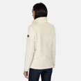 thumbnail image 4 of Regatta - Polar Hermilla de Velour para Mujer (Vainilla Claro), 4 of 4