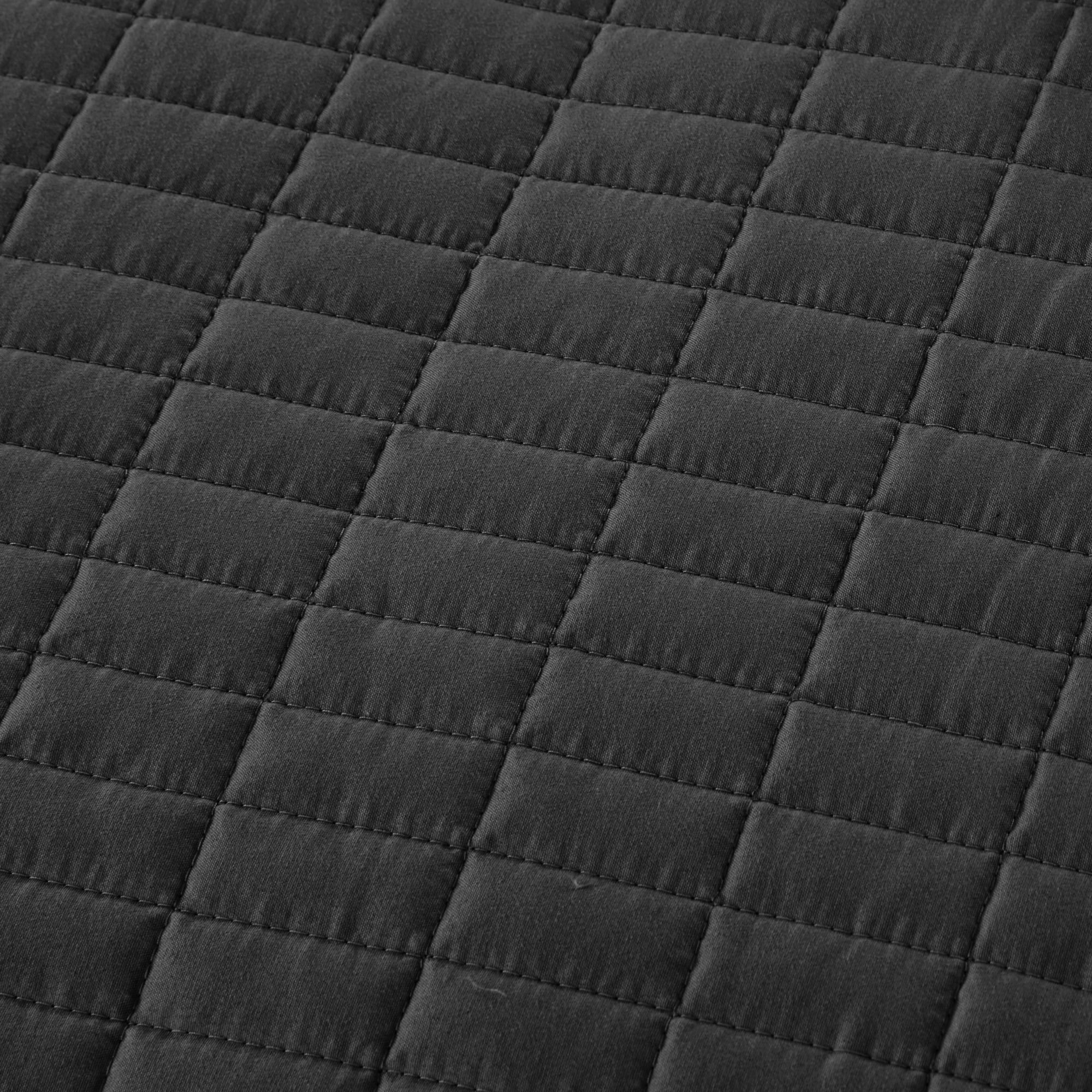 Comfort Spaces 3-Piece Micorfiber Mini Bed in A Bag Quilt Set, Queen, Black, Kienna All Season Reversible Blanket