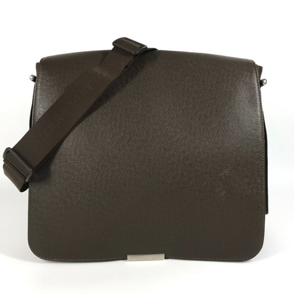 Pre-Owned LOUIS VUITTON Taiga Victor M30148 Crossbody Flap Messenger Bag, Leather and... (Good)