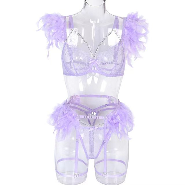 Ropa interior de alta gama con cadena de metal, encaje de plumas y pestañas