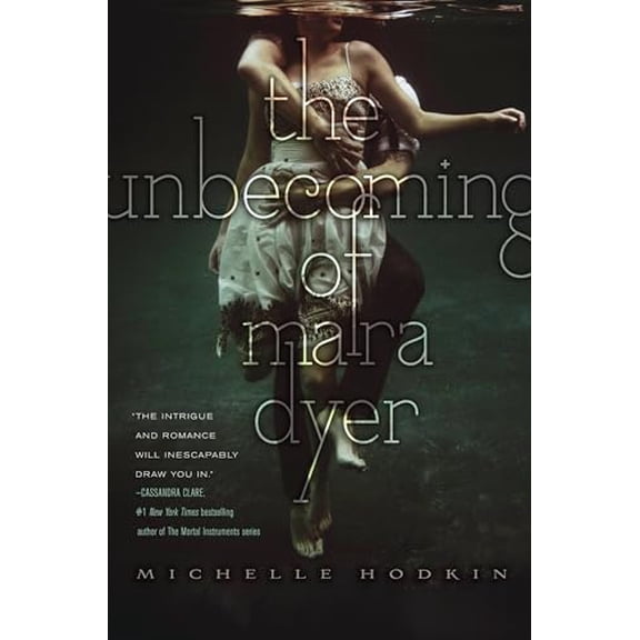 Pre-Owned The Unbecoming of Mara Dyer (Paperback) 1442421770 9781442421776