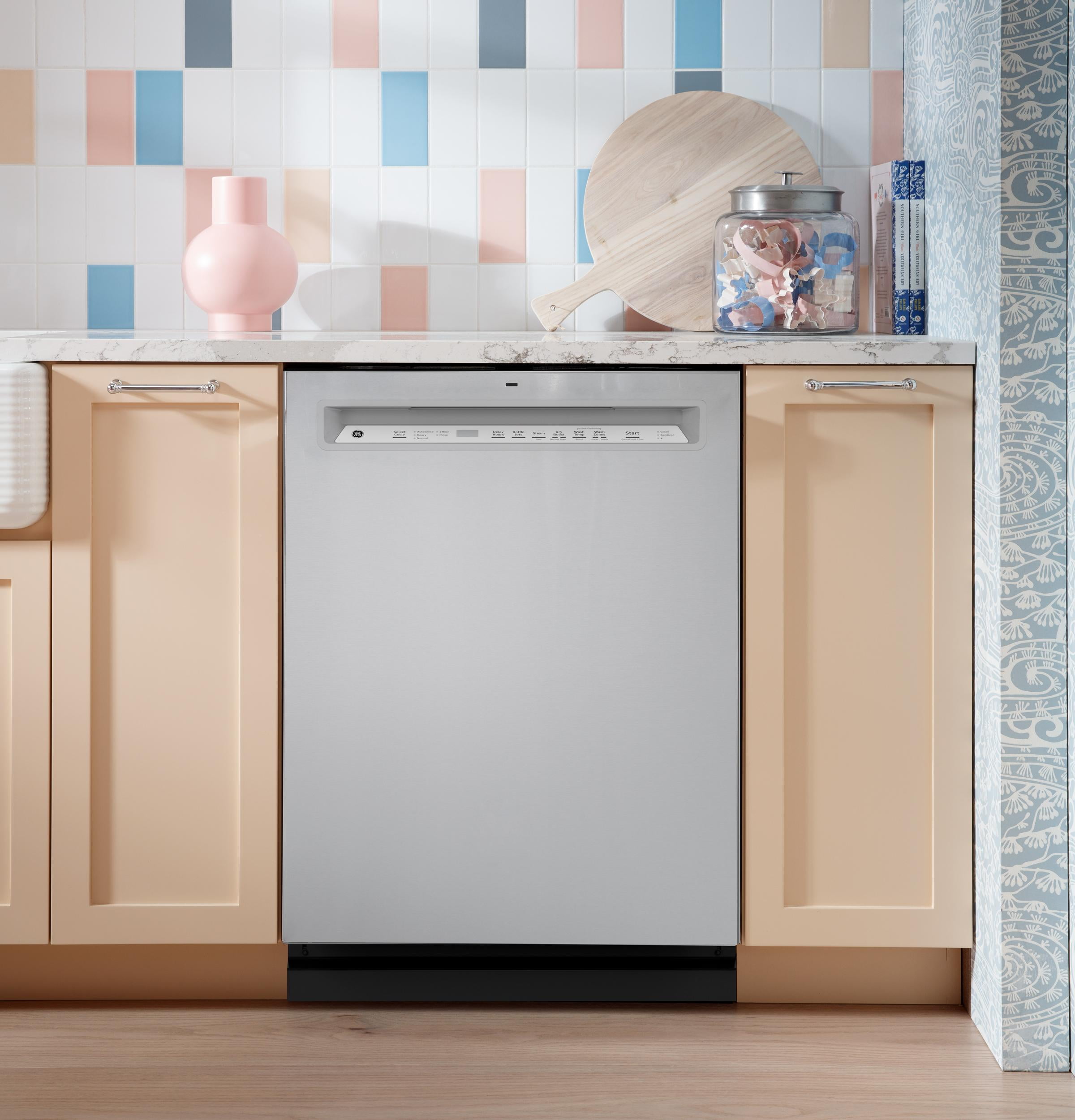 GE APPLIANCES GDF650SYVFS built in dishwasher