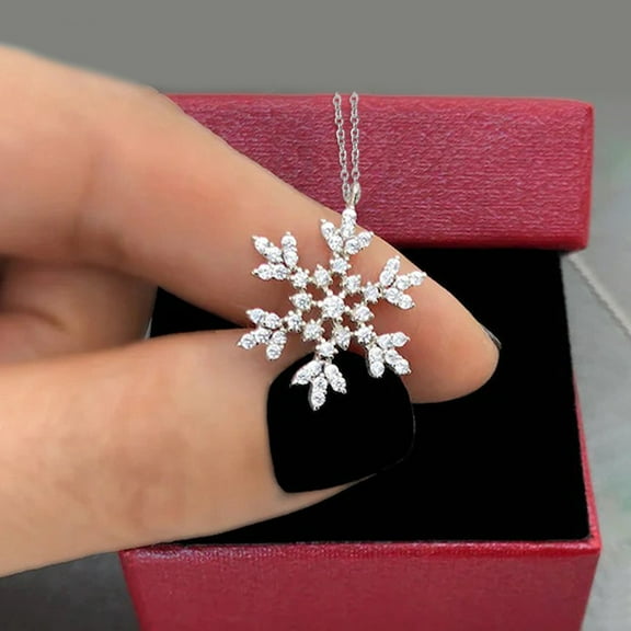 Faty-T Snowflake Necklace for Women Christmas Necklace Cubic Zirconia Sparkle Snowflake Necklace Christmas Jewelry Gifts