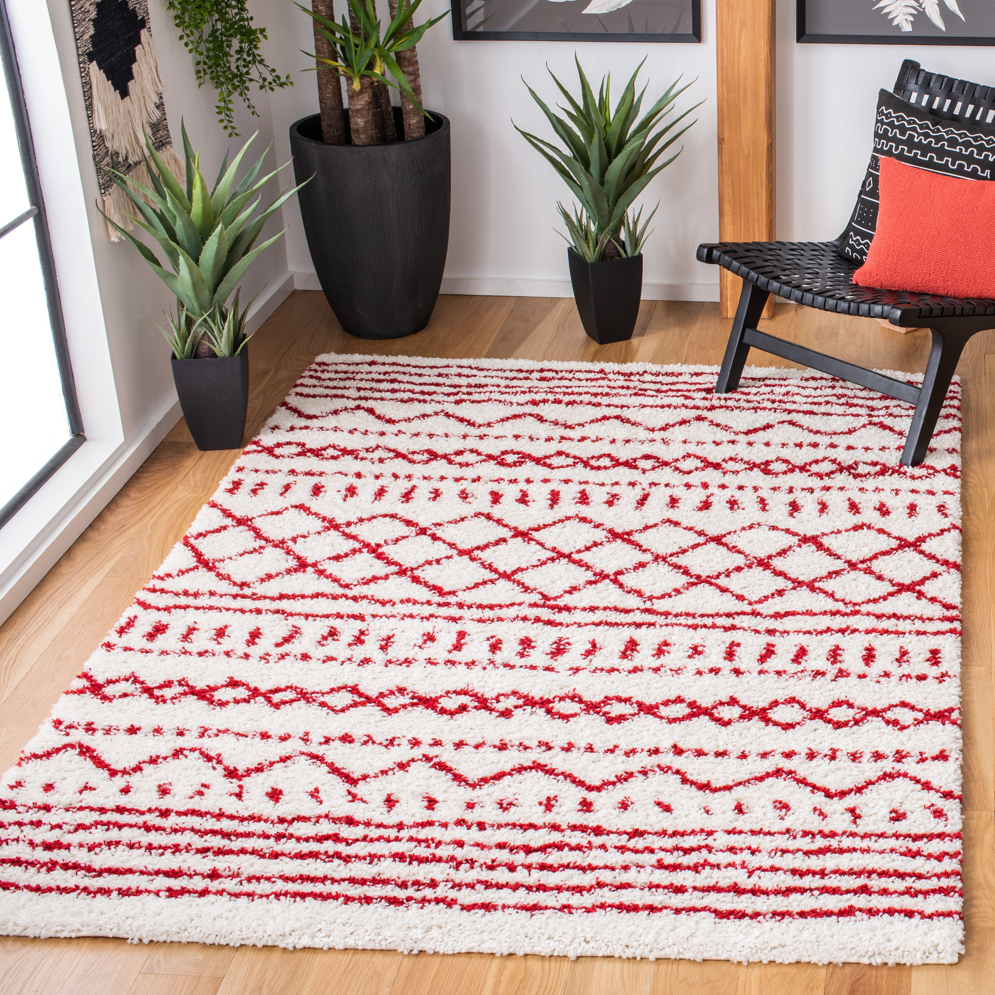 SAFAVIEH Arizona Teagan Geometric Shag Area Rug, Ivory/Red, 5'1" x 7'6"