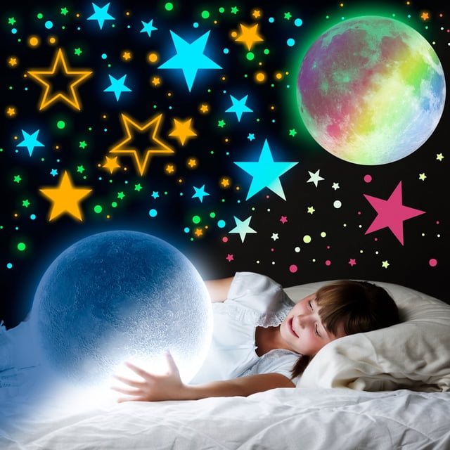 Pegatinas de estrellas y luna que brillan en la oscuridad, 1560 piezas de puntos luminosos Planet Moon Stars Stickers para calcomanías de techo de pared oso de fresa Electrónica