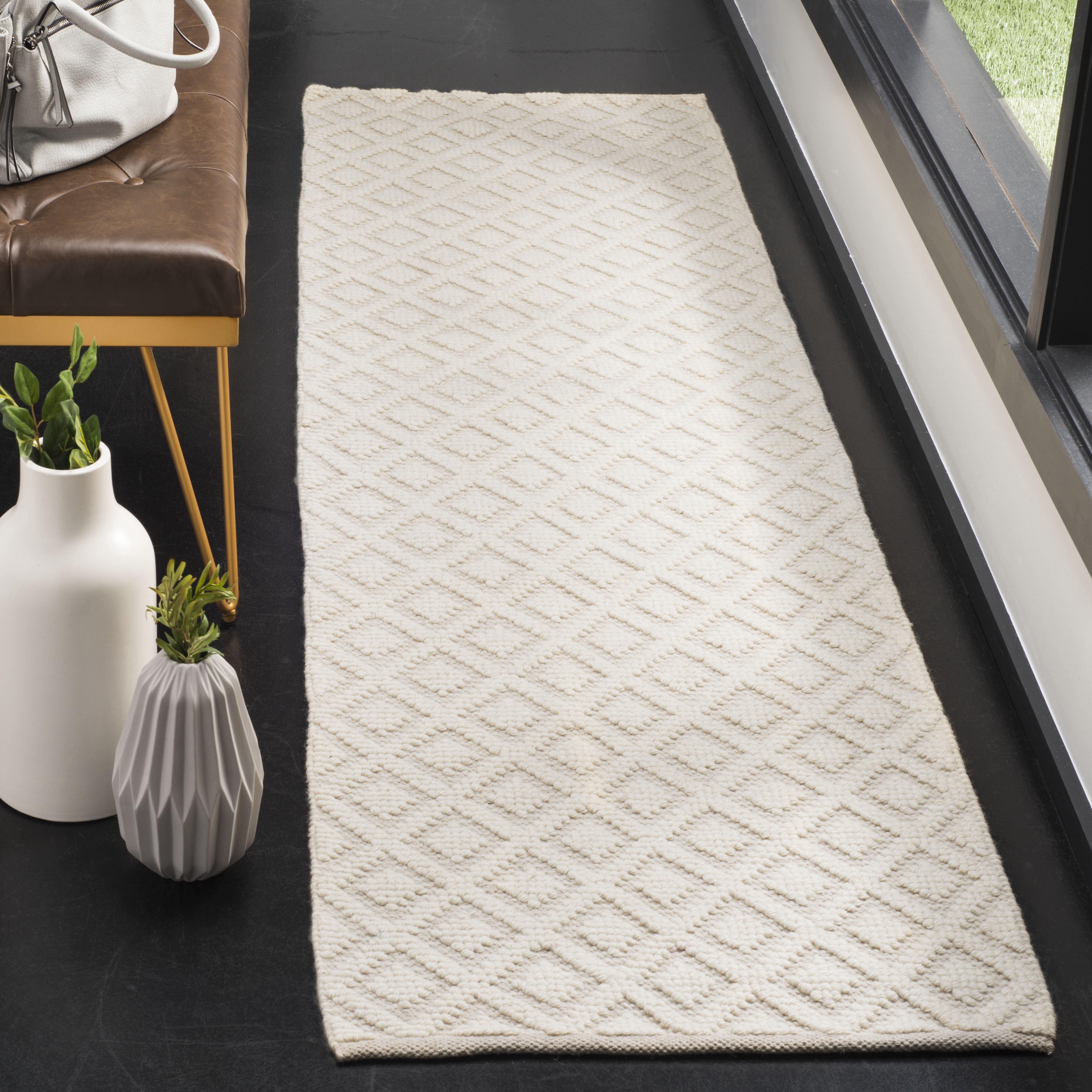 SAFAVIEH Vermont Joss Geometric Diamonds Runner Rug, Ivory, 2'3" x 18'