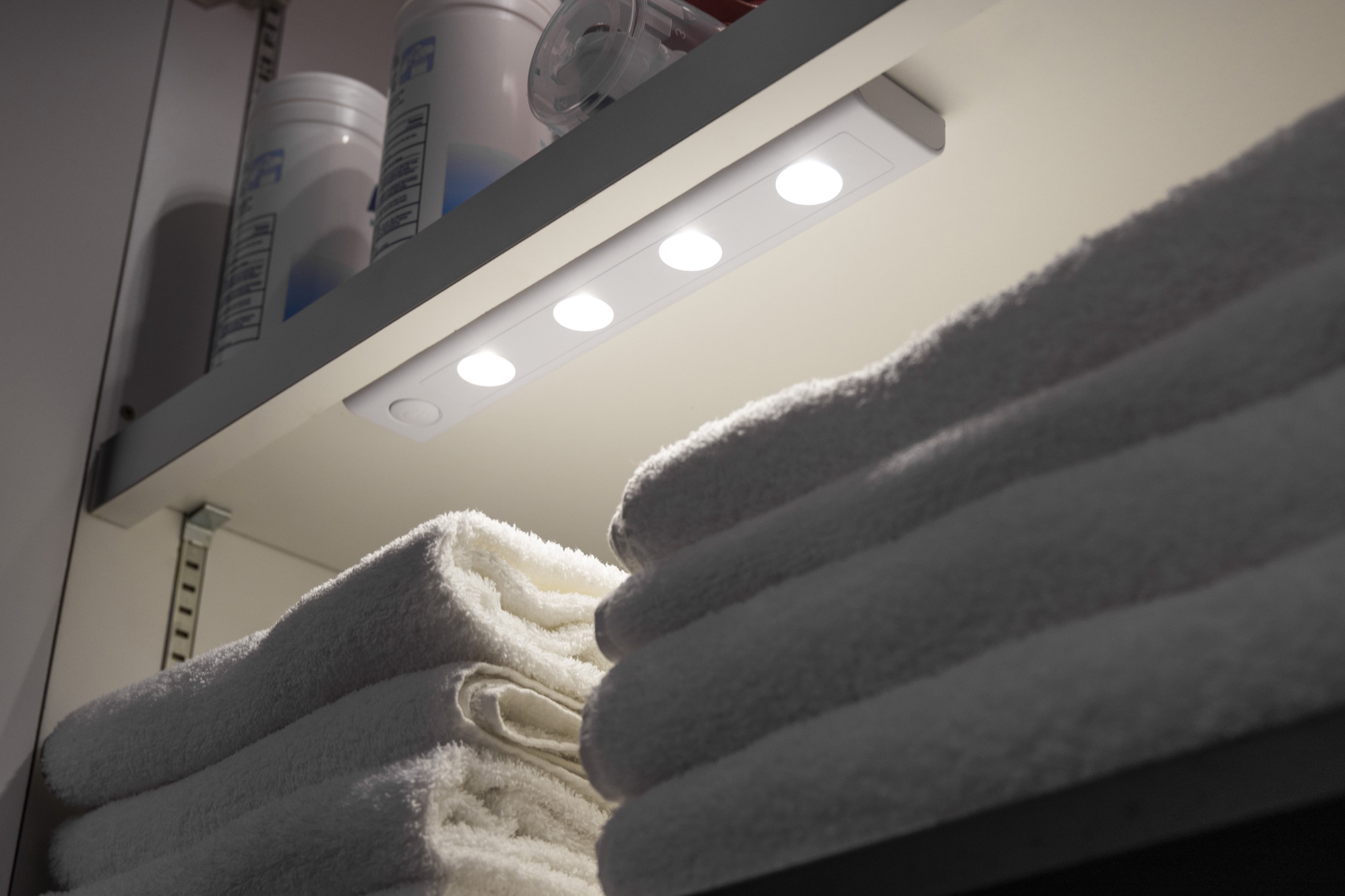 GE 12-inch Wireless LED Battery-Operated Light Bar, 100 Lumens, 38557