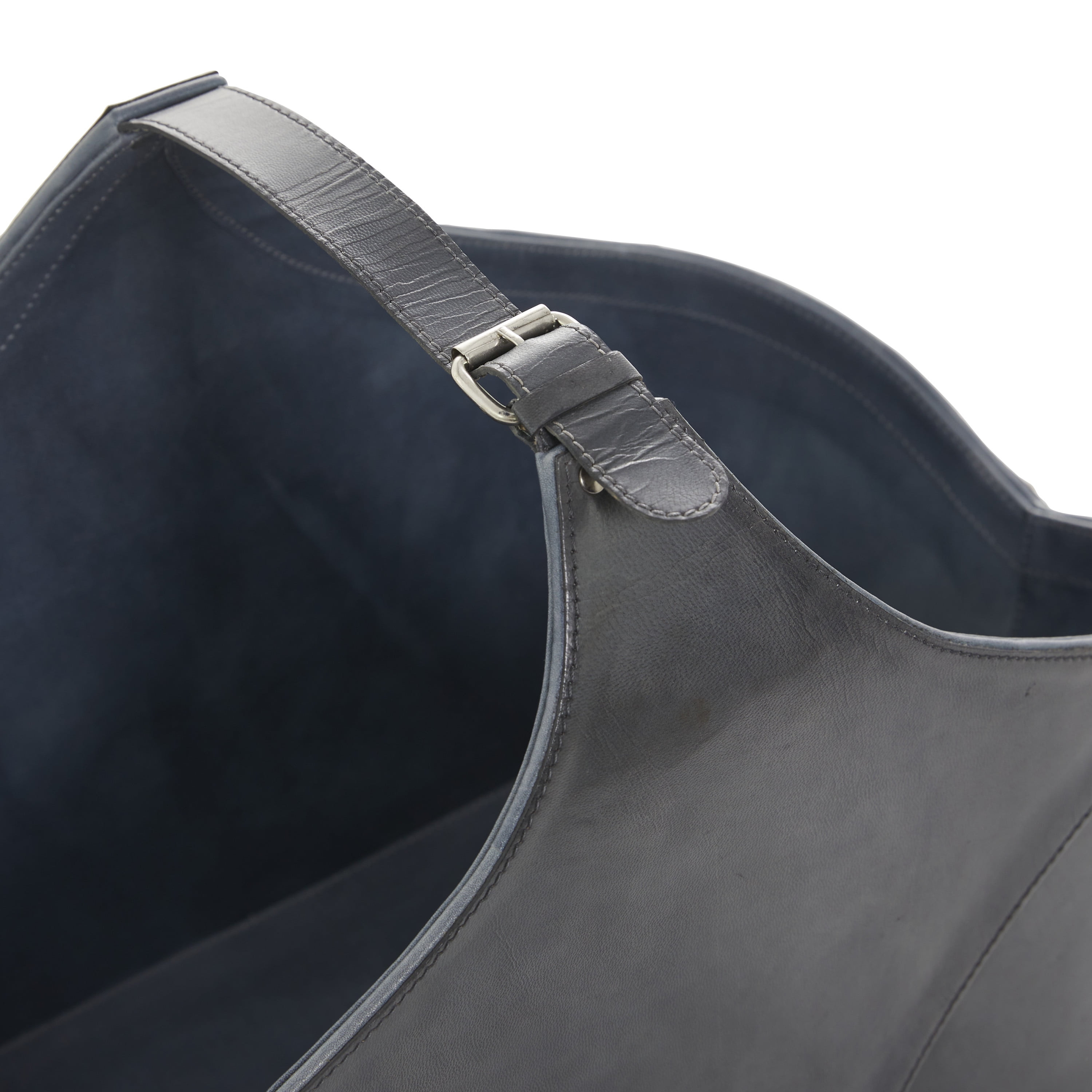 DecMode 16" Dark Gray Leather Box Style Single Slot Magazine Holder with Detail Stitching and Curved Handles