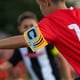 thumbnail image 3 of 5 brazaletes de capitán para partidos de fútbol, de colores, para deportes de fútbol, para carreras de fútbol., 3 of 6