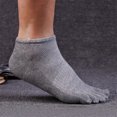 thumbnail image 2 of Calcetines cortos Qarigey 4 pares transpirables y ligeros para hombres color gris claro, 2 of 6