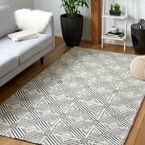 SAFAVIEH Marbella Clarissa Diamond Area Rug, Ivory/Black, 4' x 6'