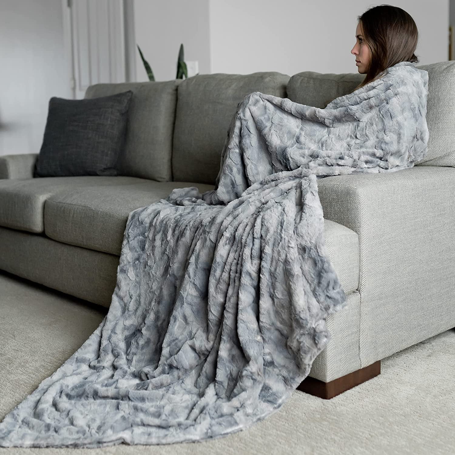 60 x 80 faux fur throw sale
