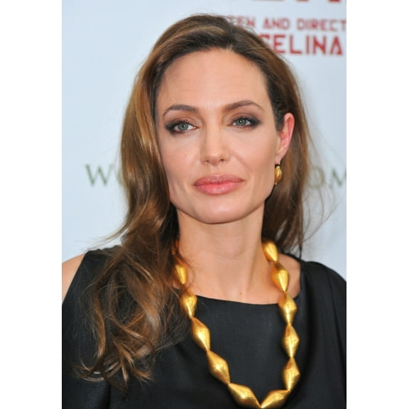 Angelina Jolie At Arrivals For In The Land Of Blood And Honey Premiere Photo Print (16 x 20)