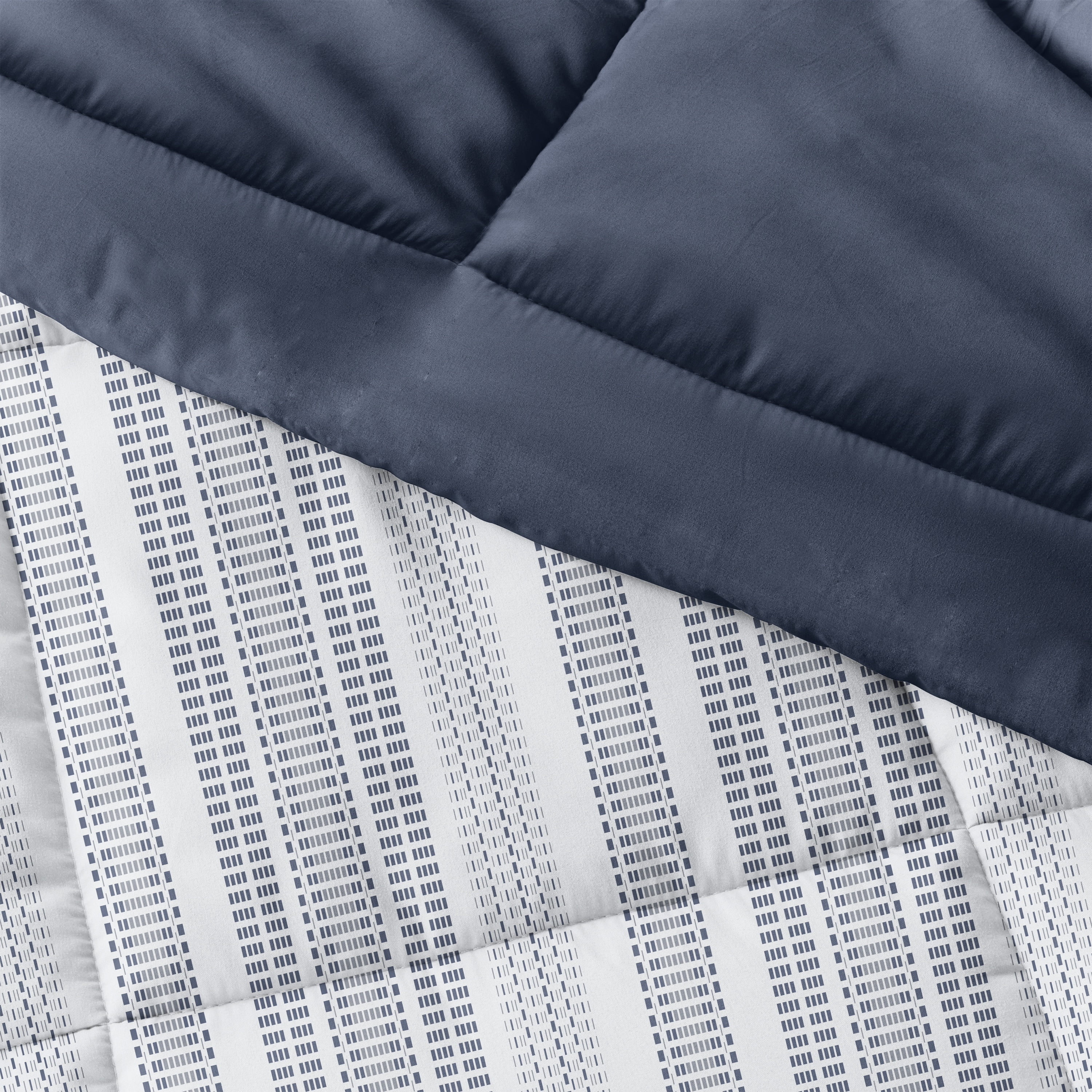 Noble Linens 2-Piece Navy Farmhouse Dreams ReversiblePrint Comforter Set, Twin/TwinXL