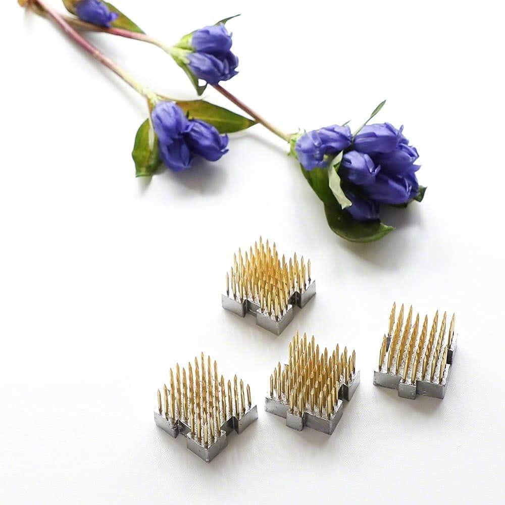 Wazakura 4PCS Interlocking Mini Ikebana Kenzan 1.25" x1.18" Made in Japan