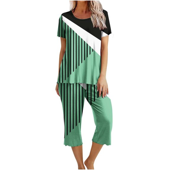 DeHolifer Women's Sets 2PCs Crewneck Short Sleeve Floral Pullover and Capris Homewear Loungewear Pajamas Sets Summer Soft Trendy Sets Mint Green XL