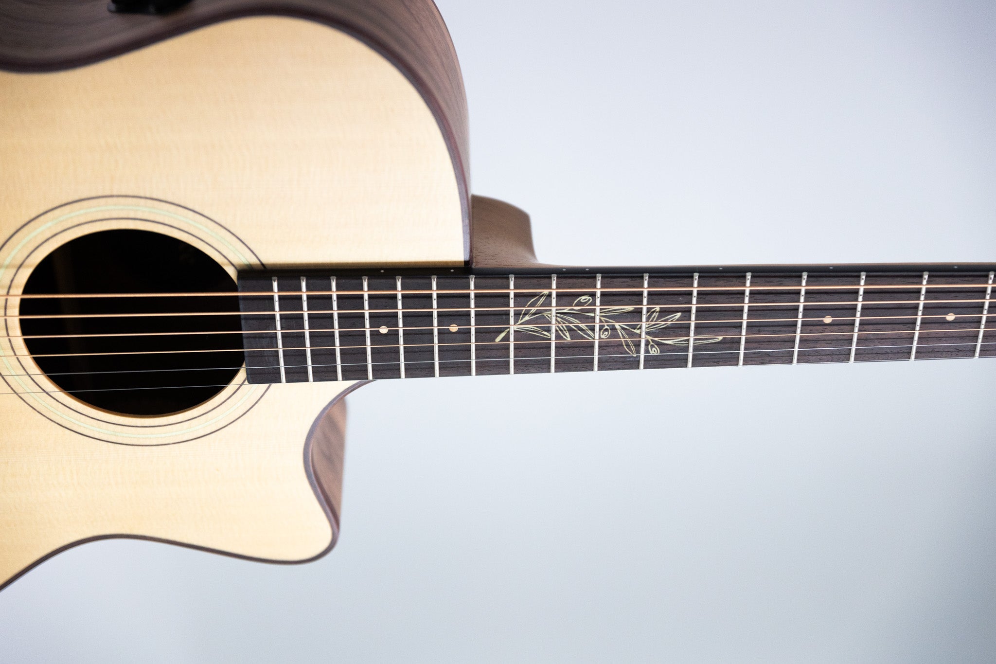 Tagima Olive Grace EQ-NTOP Acoustic Guitar - Natural