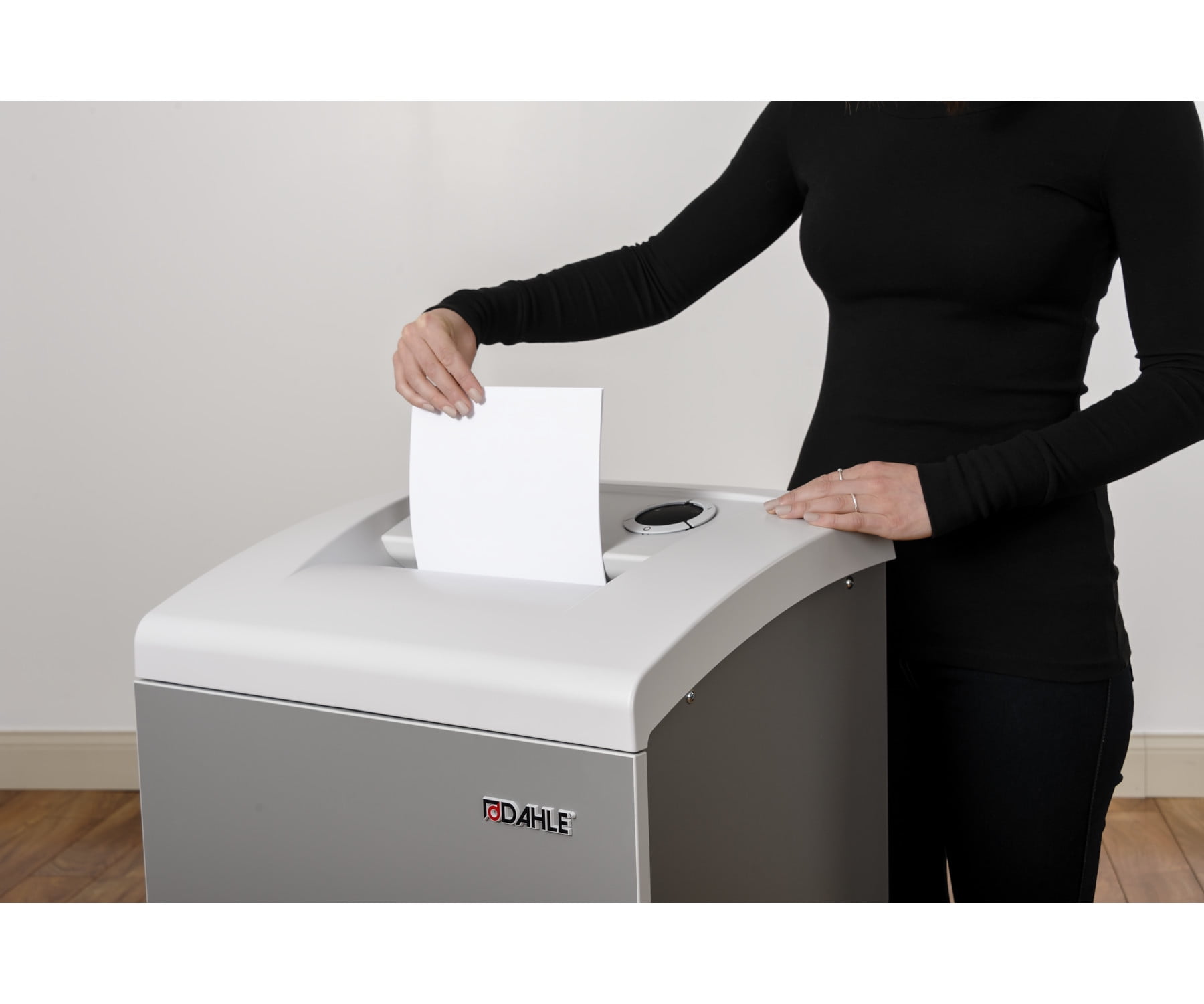 DAHLE CleanTEC 51464 Oil-Free Paper Shredder w/Air Filter, Jam Protection, 24 Sheet Max, Level P-4 | O-3