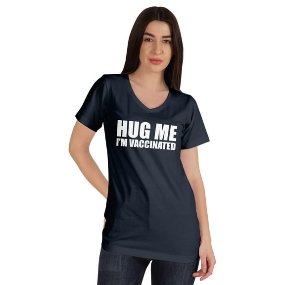 Inkmeso Hug Me I'M Vaccinated Funny Pro-Vaccine V-Neck T-shirt For Womens