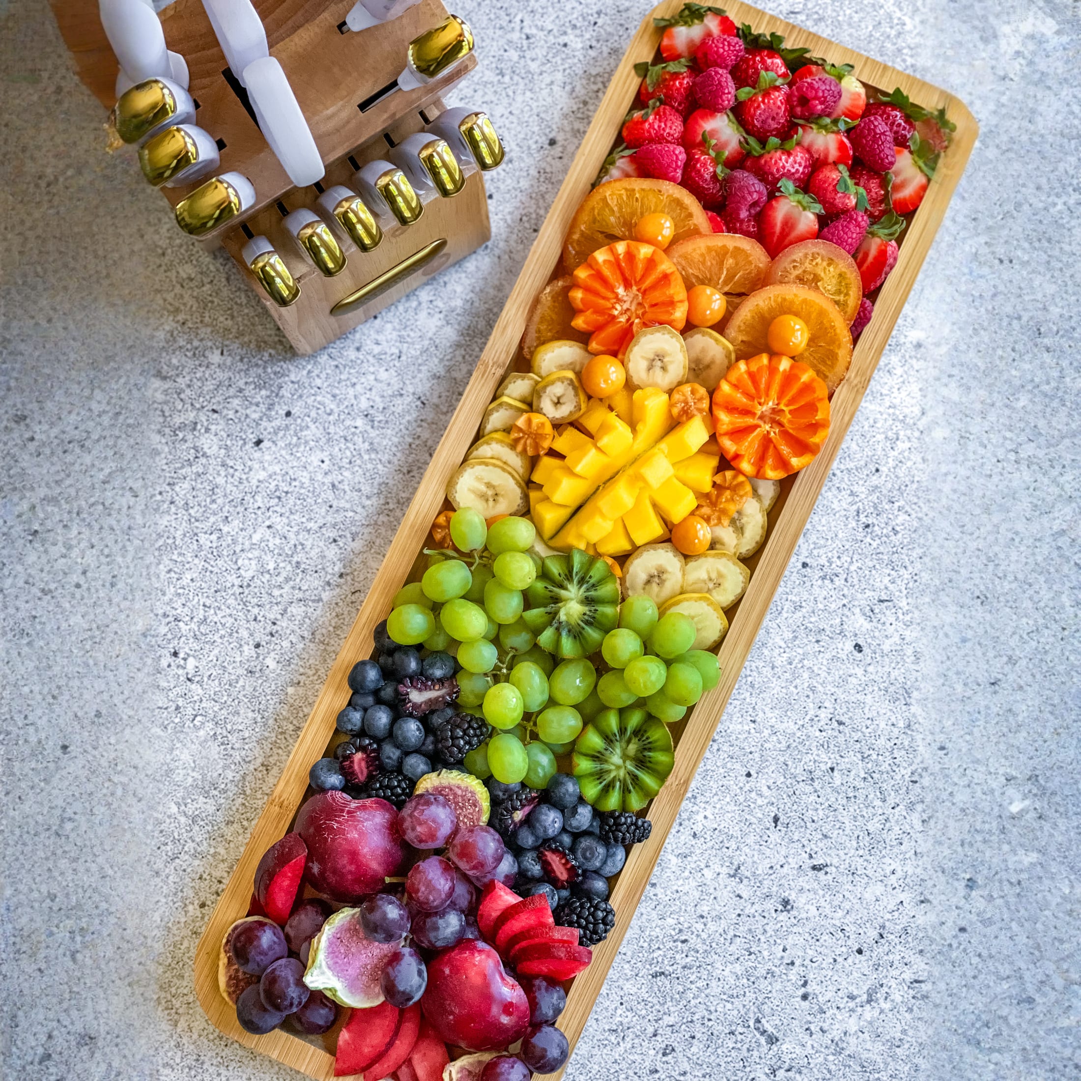 Farberware Build-a-Board 7x22-Inch Rectangular Bamboo Cutting Board with Clear Locking Lid