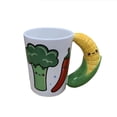 thumbnail image 1 of Taza divertida de cerámica con verduras, brócoli, ají, maíz, 380 ml, 1 of 2