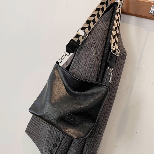 Bolsa de hombro de gran capacidad para mujer, cruzado sólido de PU (negro) Ehuebsd Para Estrenar