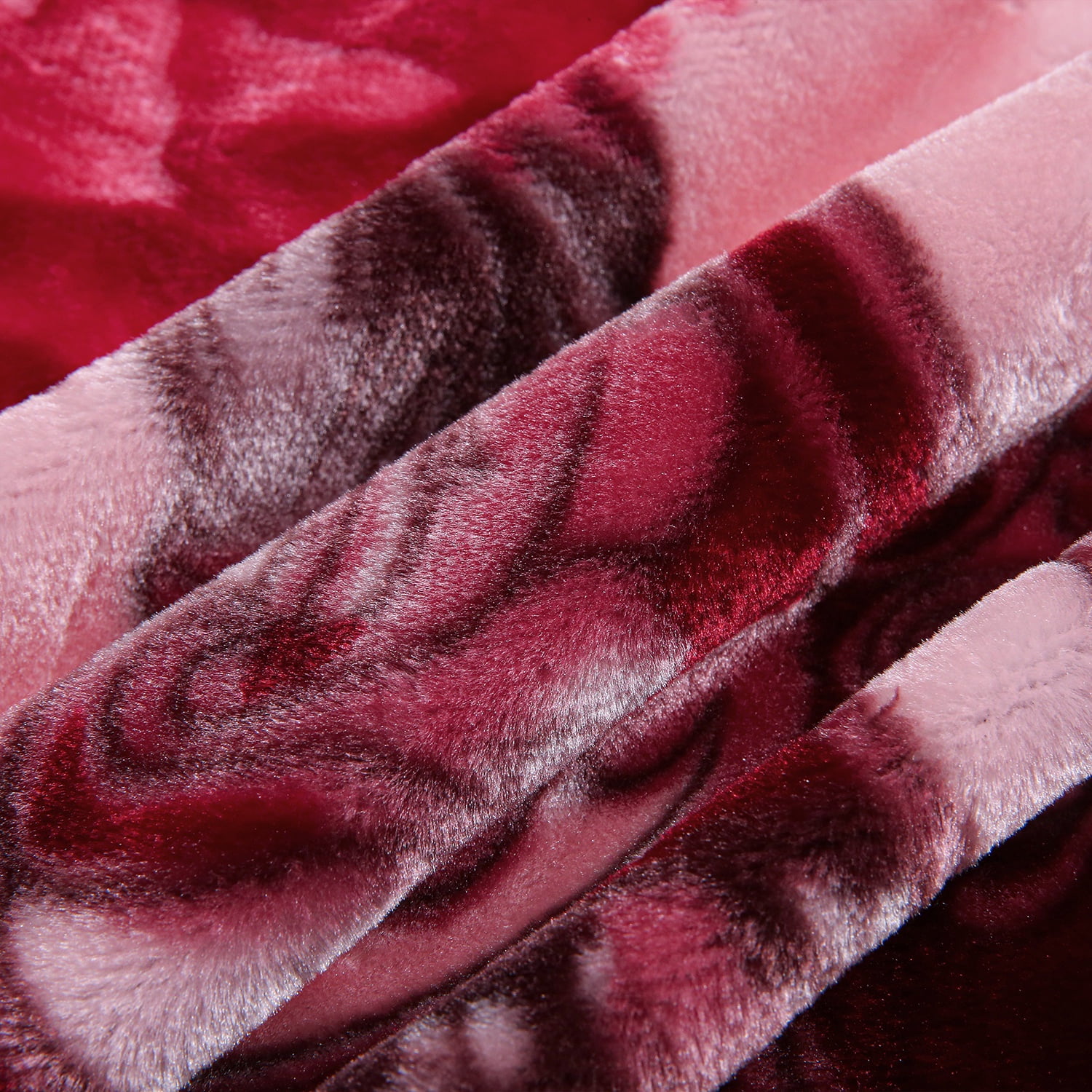MERRY HOME King Size Fleece Blanket For Bed, A & B Patterns Soft Warm Floral Blanket, Microfiber Plush Middle Weight Bed Blanket For All Season, Red Background Pink Peony/Peony, 5.7LB, 83"x91"