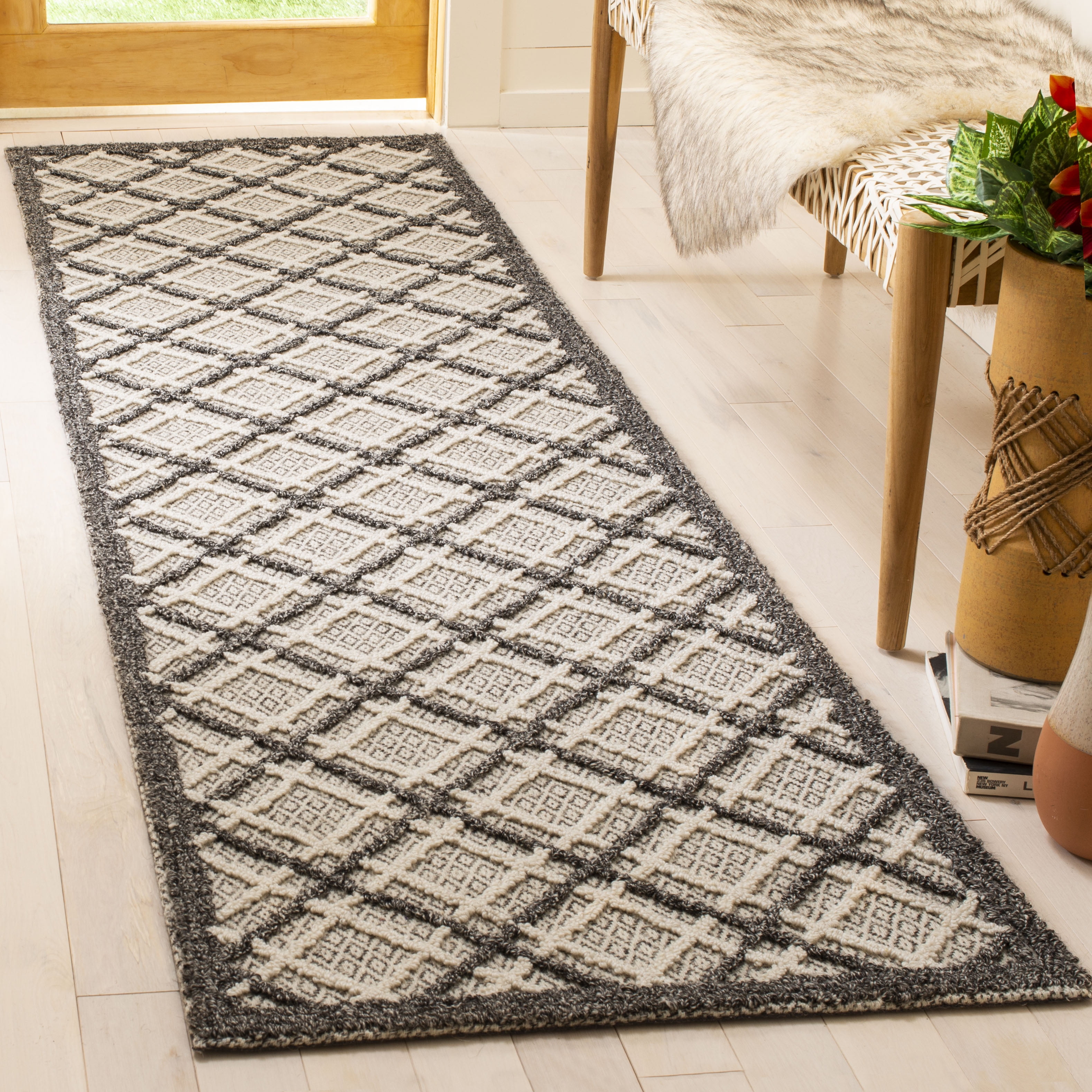 SAFAVIEH Trace Millicent Geometric Wool Runner Rug, Dark Grey/Light