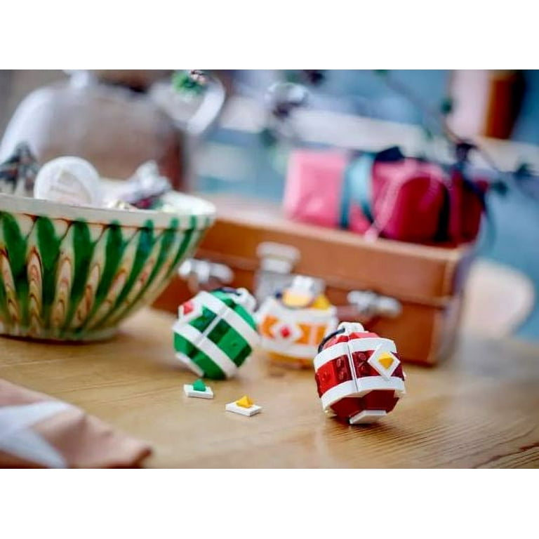 LEGO 40604 Holiday Themed Christmas Decor Set, Winter Seasonal