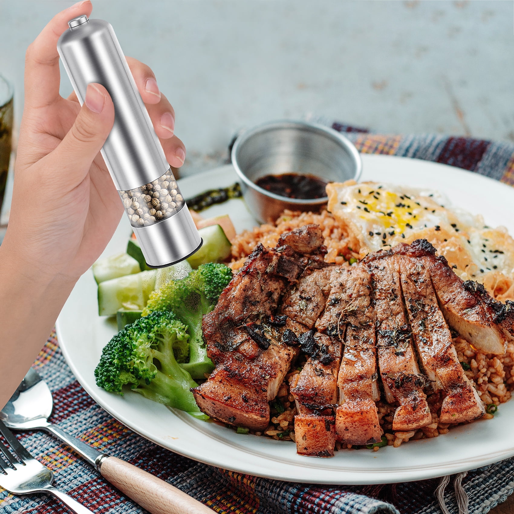 style round pepper grinder Electric Mill in Stainless Steel, Salt Mill (Salt) or Pepper Mill-Silver Color-With light