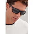 thumbnail image 3 of Anteojos de Sol Maui Jim Byron Bay Polarizados con Montura Envolvente y Lentes Gris Neutro, 3 of 7