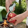 thumbnail image 1 of Pelador portátil de verduras y frutas de acero inoxidable para camping y senderismo con cuchilla afilada para pelar con mayor facilidad. Herramienta de cocina para acampar al aire libre para pelar pat, 1 of 7