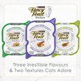 thumbnail image 2 of Fancy Feast Petites Emballage Assorti Festin de Vollaile, Nourriture Humide pour Chats 79.4 g x 24, 2 of 9