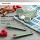 thumbnail image 3 of Juego de cucharas dosificadoras KitchenAid Universal, 5 piezas, color pistacho, 3 of 4