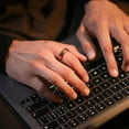 thumbnail image 4 of RingConn Gen 2 Air , Bague Intelligente IA Ultra Mince, Autonomie de 10 Jours, Suivi de Condition Physique/sommeil/stress/santé des Femmes, Étanchéité IP68, Compatible Android et iOS (Taille 8, Argent Galaxie), 4 of 5